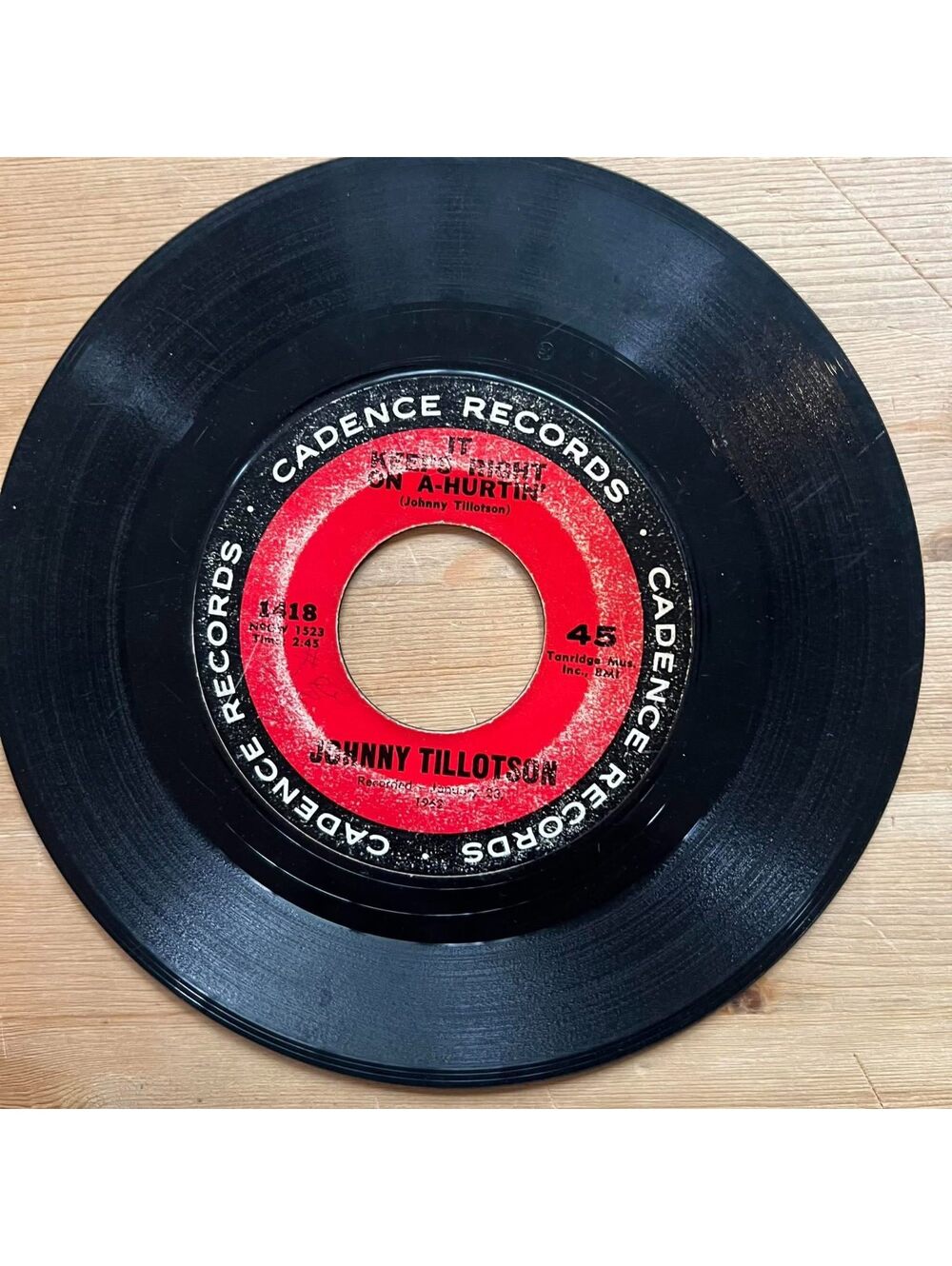 Johnny Tillotson - It keeps Right on A-Hurtin' 45rpm VG+ R13